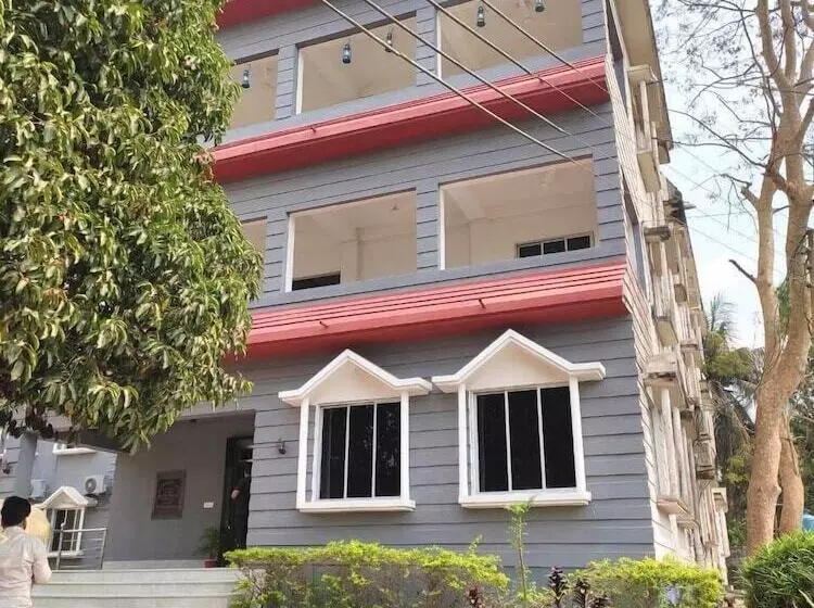 Hotelli Lake Side Resort Neermahal