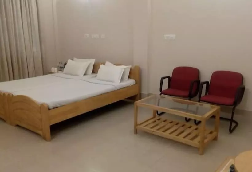 Hotelli Lake Side Resort Neermahal