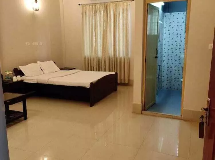 Hotelli Lake Side Resort Neermahal