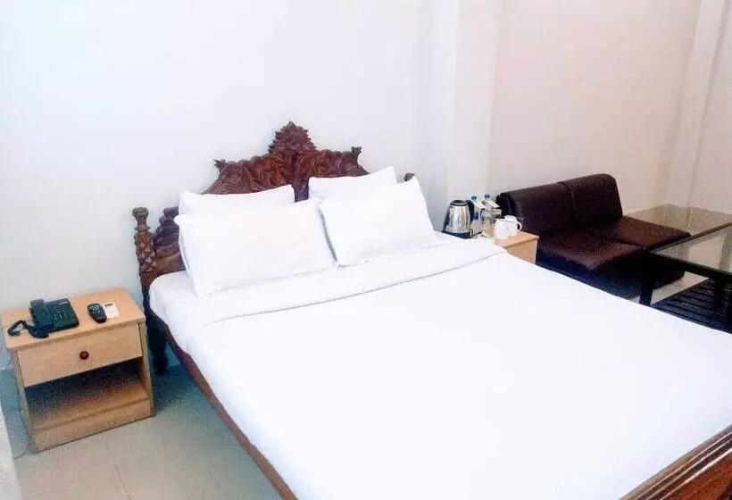 Hotelli Lake Side Resort Neermahal