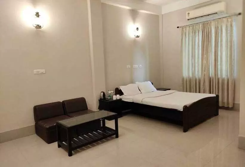 Hotelli Lake Side Resort Neermahal