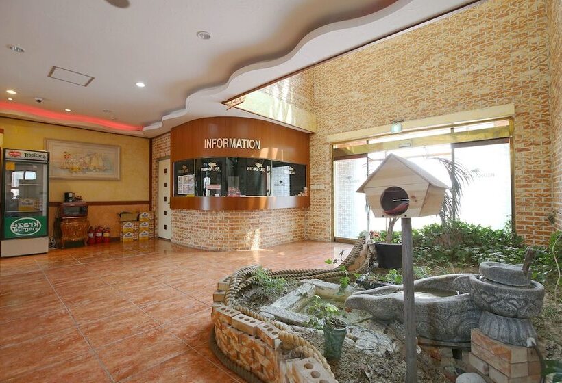 مُتل Asan Red House