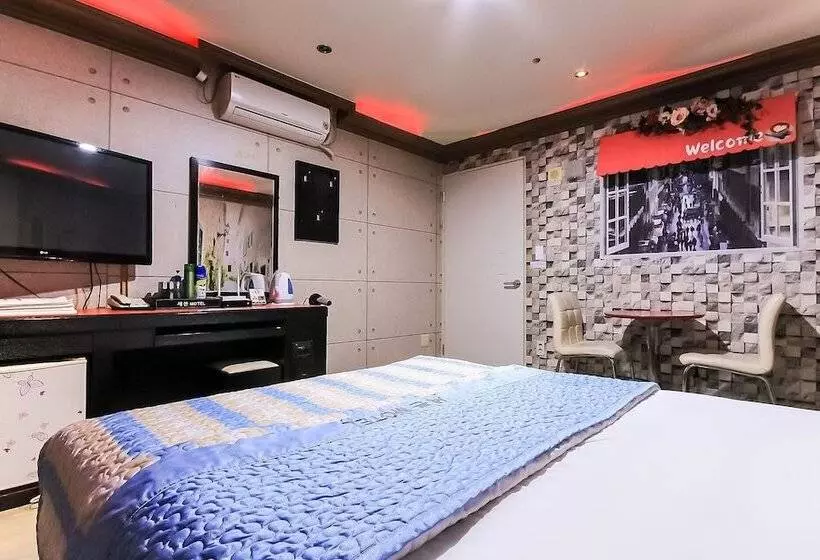 Motelli Changwon Bonggokdong Seven
