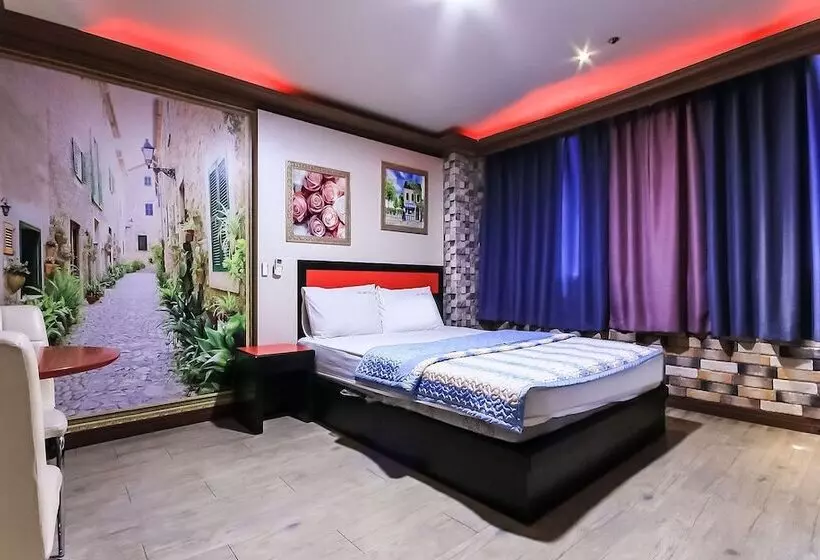 Motelli Changwon Bonggokdong Seven