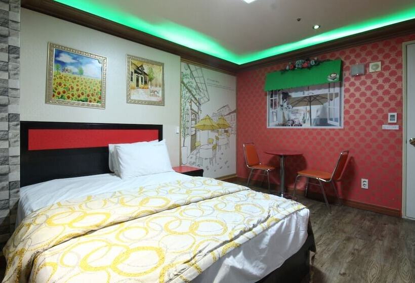 Motel Changwon Bonggokdong Seven
