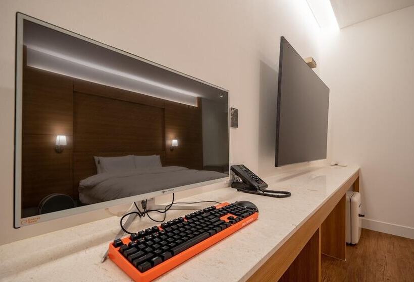 مُتل Changwon Masan Ive