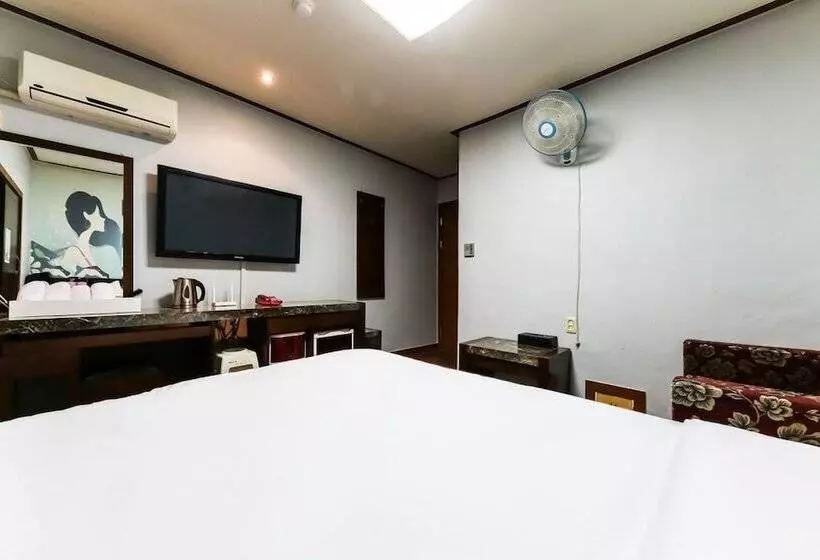 مُتل Cheongju Chojeongyaksu S