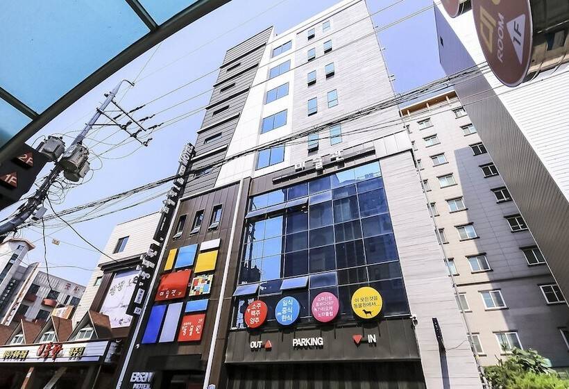 Motel Gyeongju B And W