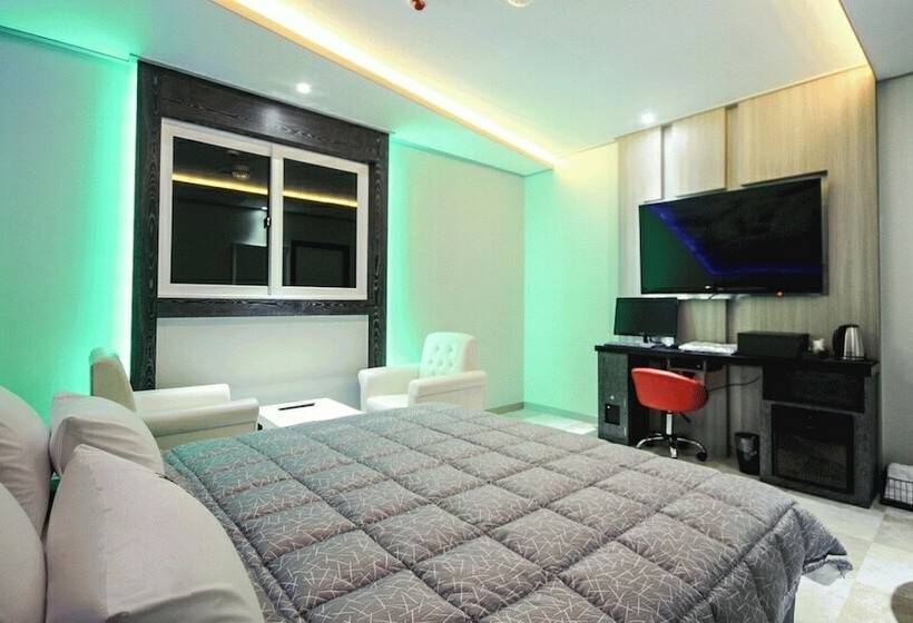 מוטל Sancheong Hyu And Joy