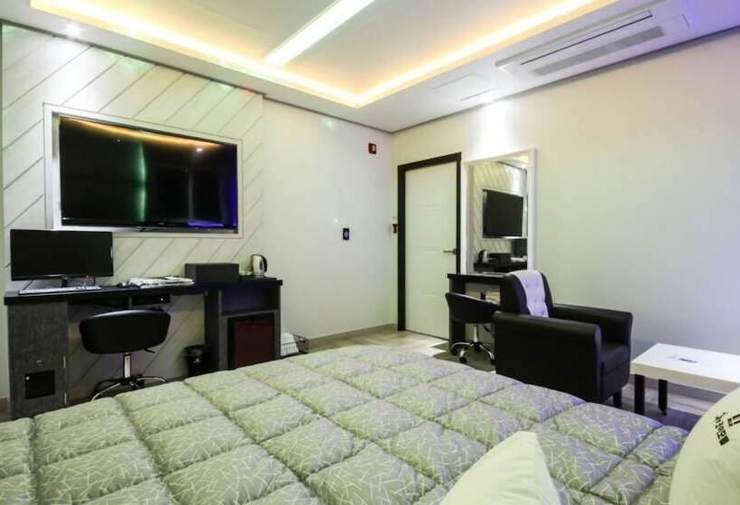 מוטל Sancheong Hyu And Joy