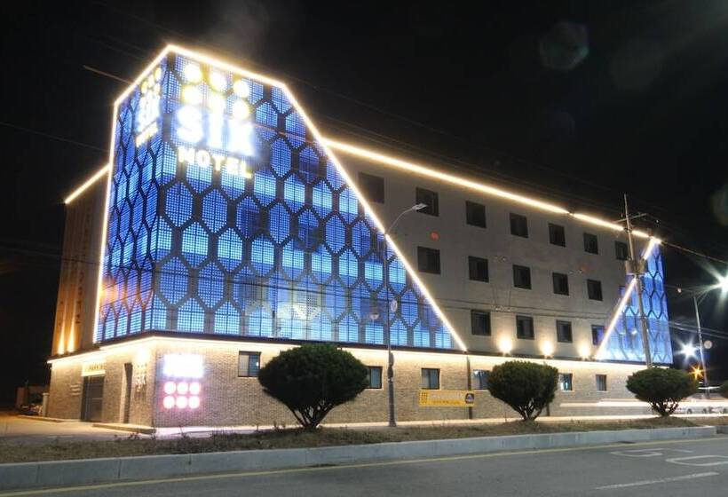 Motel Yeongduk Six