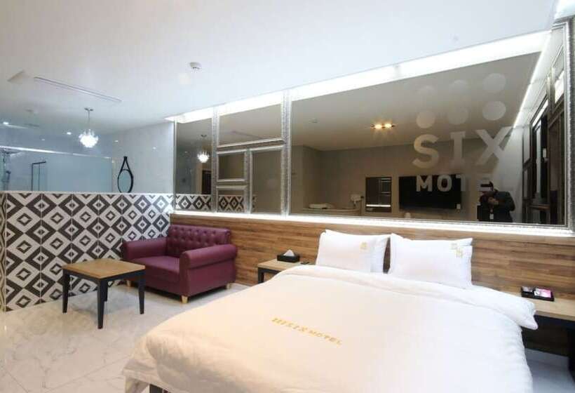 Motel Yeongduk Six