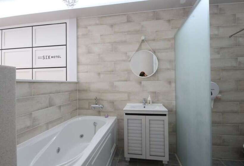 Motel Yeongduk Six