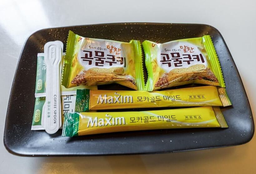 Sacheon Bee Self Checkin Motel