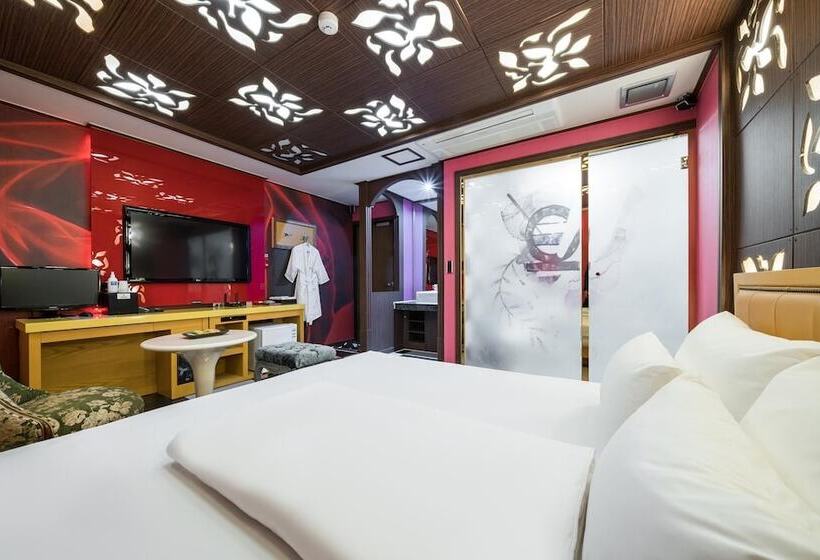 Sacheon Bee Self Checkin Motel