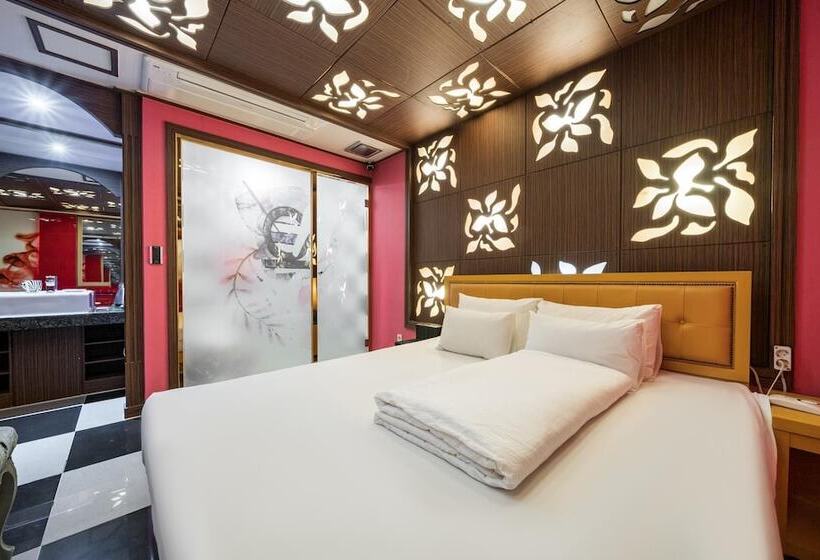 Sacheon Bee Self Checkin Motel