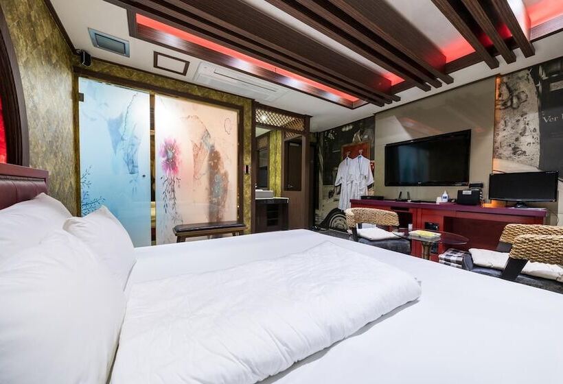 Sacheon Bee Self Checkin Motel