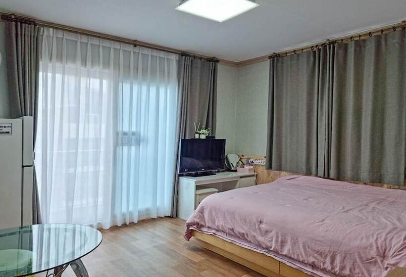 Yangyang Muhak Motel