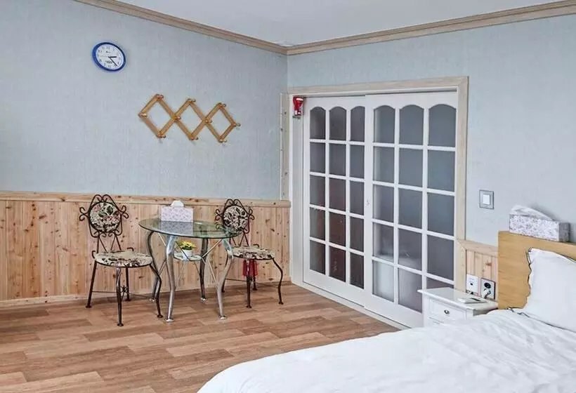 Yangyang Muhak Motel