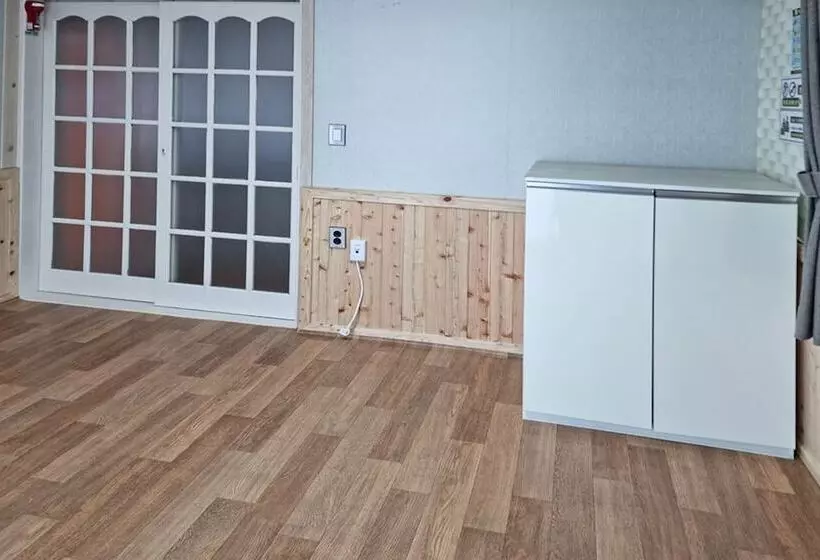 Yangyang Muhak Motel