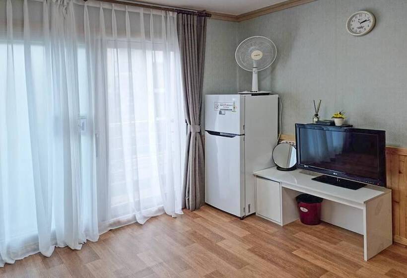 Yangyang Muhak Motel