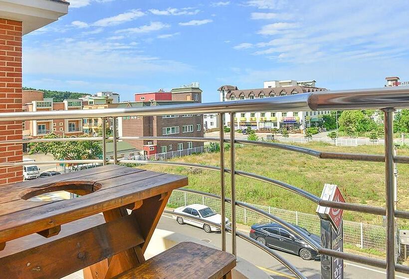 Yangyang Muhak Motel