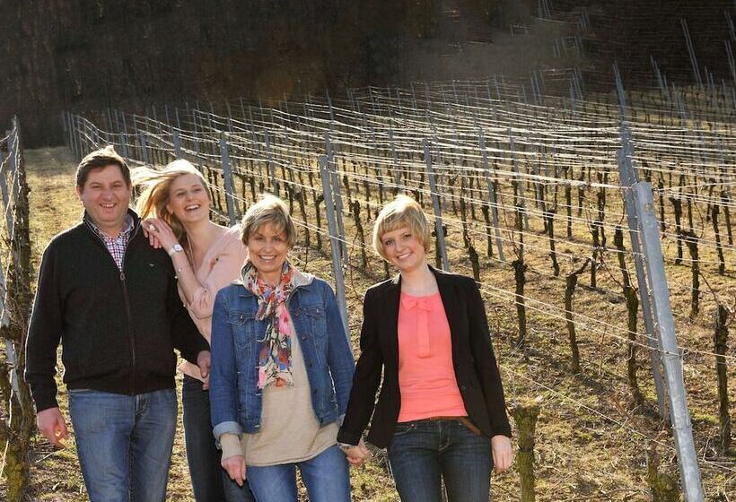 ベッドアンドブレックファースト Winzerstube Familie Schilling