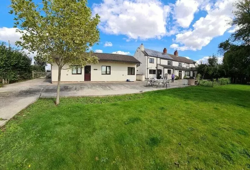 Cosy Stable Conversion Between Sheffield & Leeds