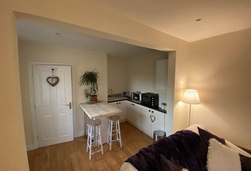 Cosy Stable Conversion Between Sheffield & Leeds