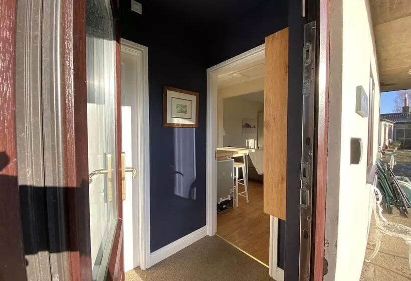 Cosy Stable Conversion Between Sheffield & Leeds