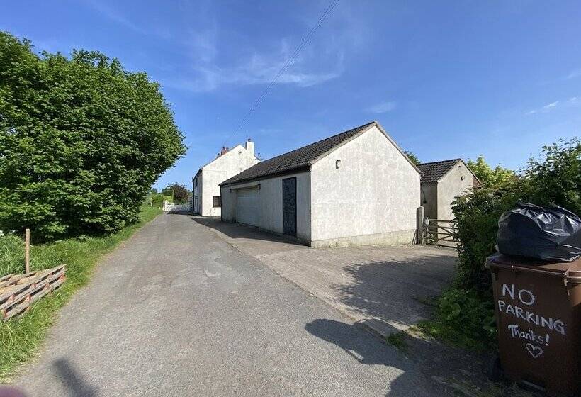 Cosy Stable Conversion Between Sheffield & Leeds