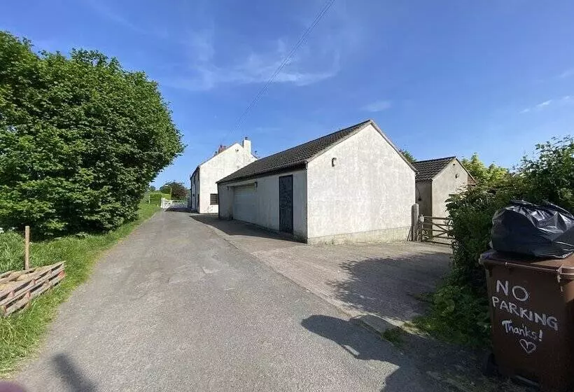 Cosy Stable Conversion Between Sheffield & Leeds