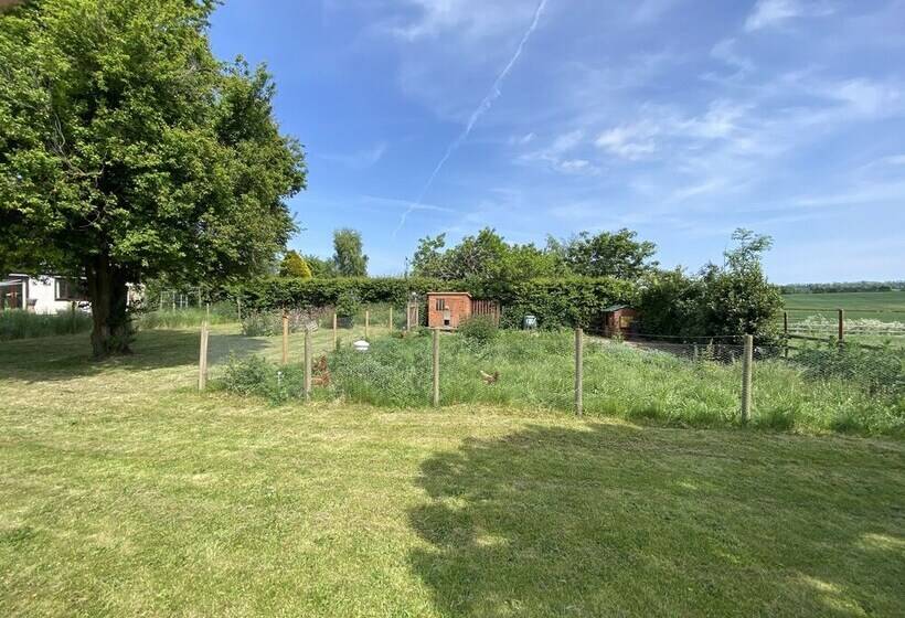Cosy Stable Conversion Between Sheffield & Leeds