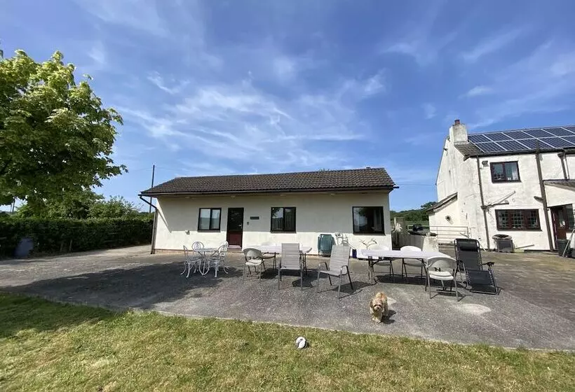 Cosy Stable Conversion Between Sheffield & Leeds