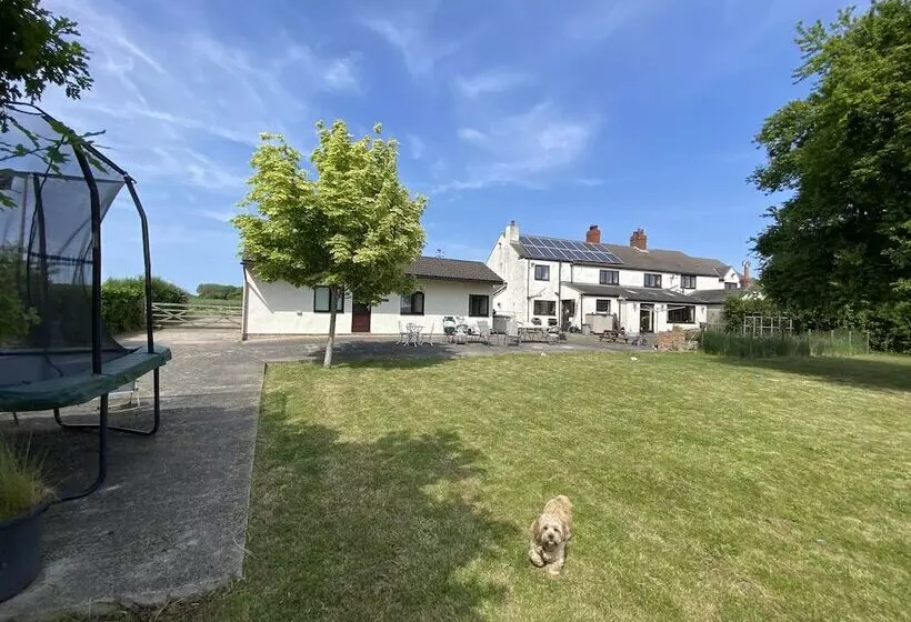 Cosy Stable Conversion Between Sheffield & Leeds