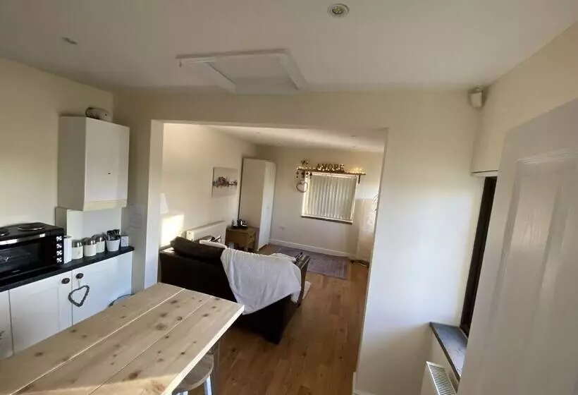 Cosy Stable Conversion Between Sheffield & Leeds