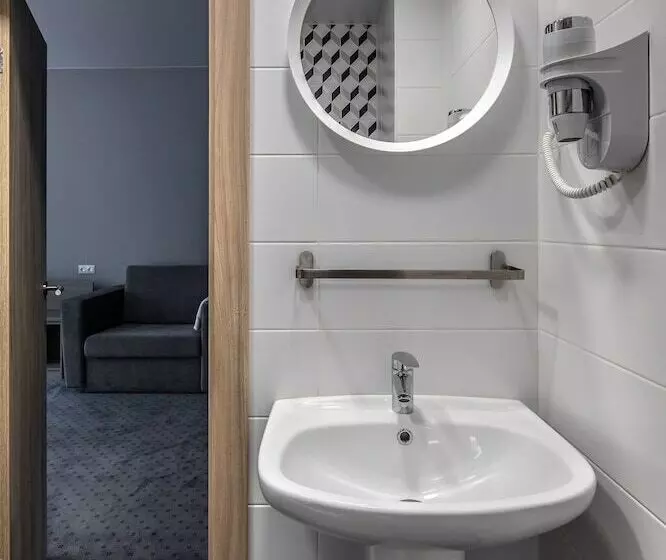 Freezone Inn   Hostel