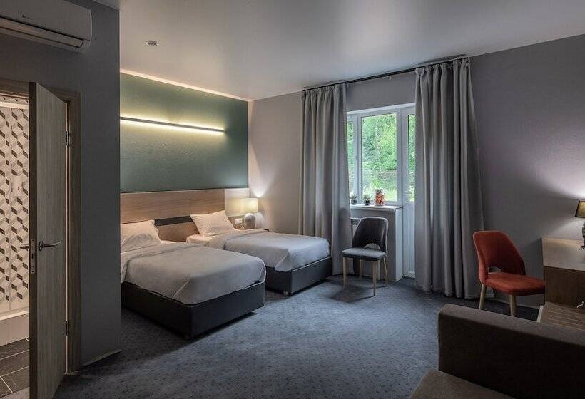 Freezone Inn   Hostel