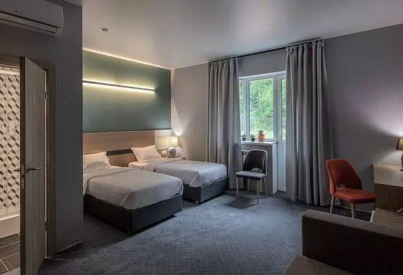 Freezone Inn   Hostel