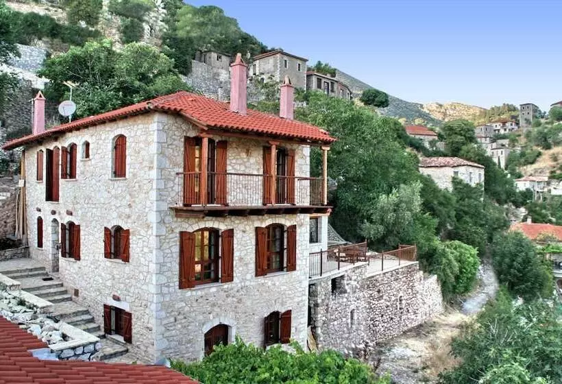 ホテル Archontiko Kolokotroni