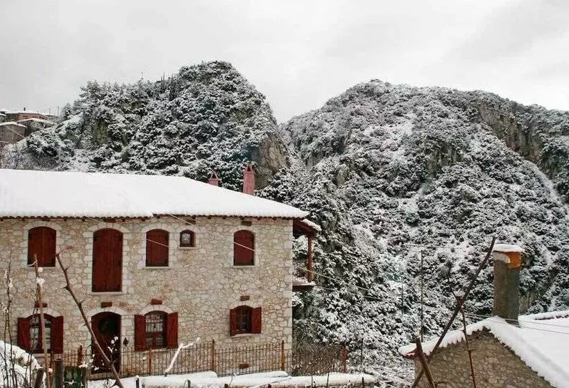 ホテル Archontiko Kolokotroni