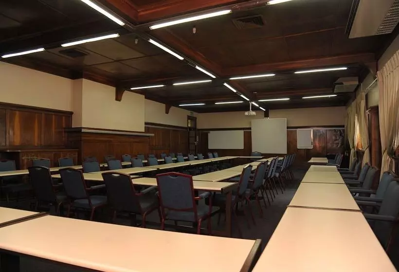 Hotelli Atkv Buffelspoort