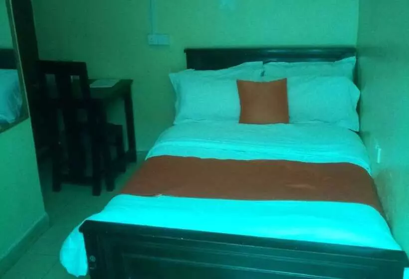 Hotel Longonot Inn