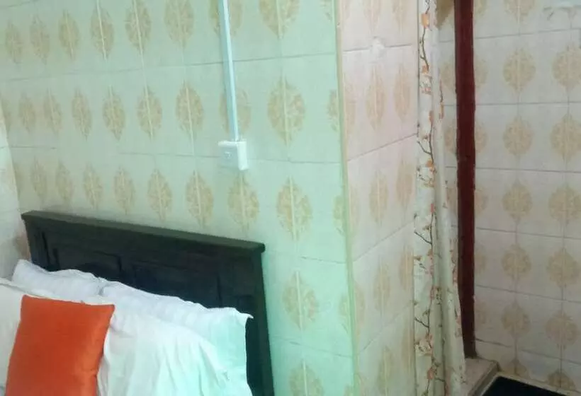 Hotel Longonot Inn