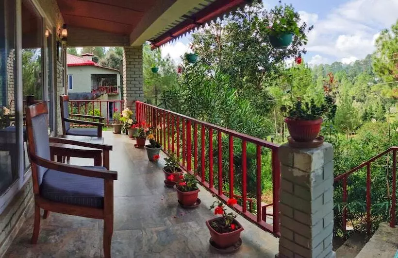 Hotelli Majkhali Woods, Ranikhet, By Himalayan Eco Lodges