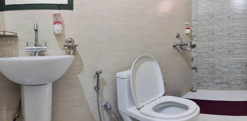 בית מלון כפרי Majkhali Woods, Ranikhet, By Himalayan Eco Lodges