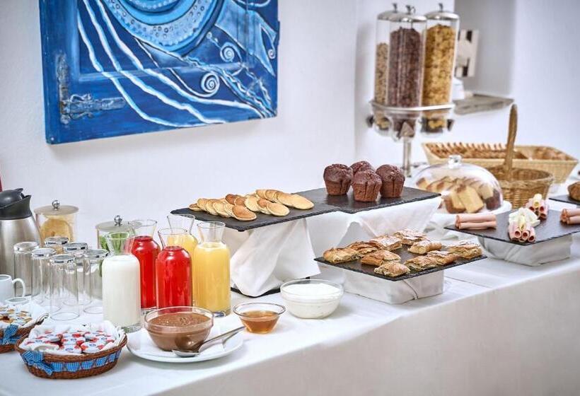 Отель Paolas τown Boutique