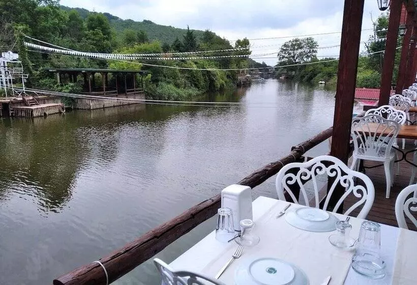 هتل Paradise Plus Agva