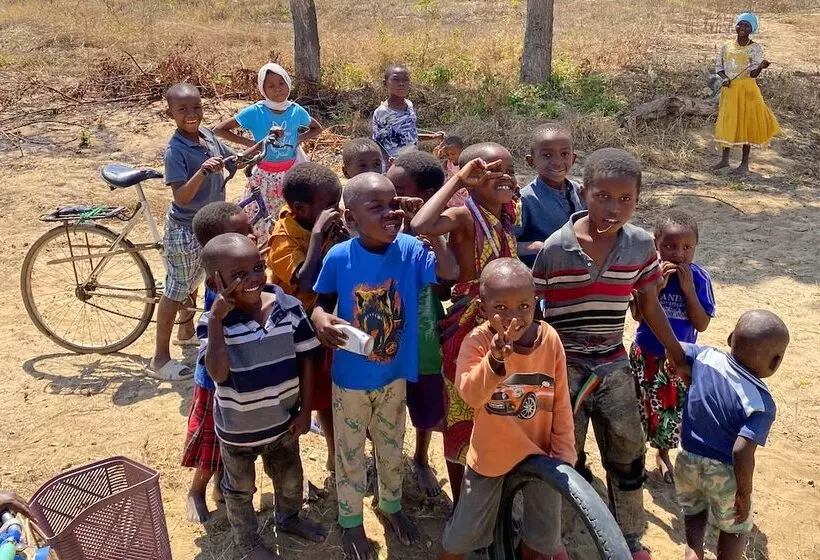 Hotelli Saadani Safari Lodge   Bush, River, Beach