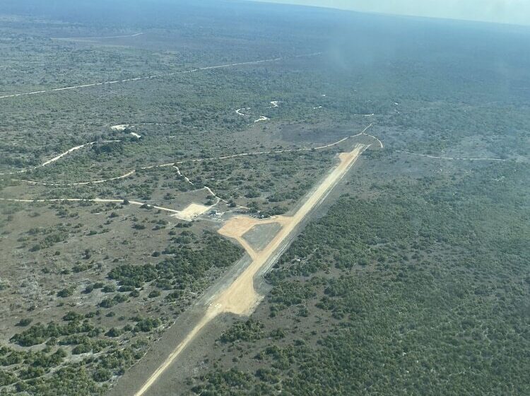 호텔 Saadani Safari Lodge Bush, River, Beach